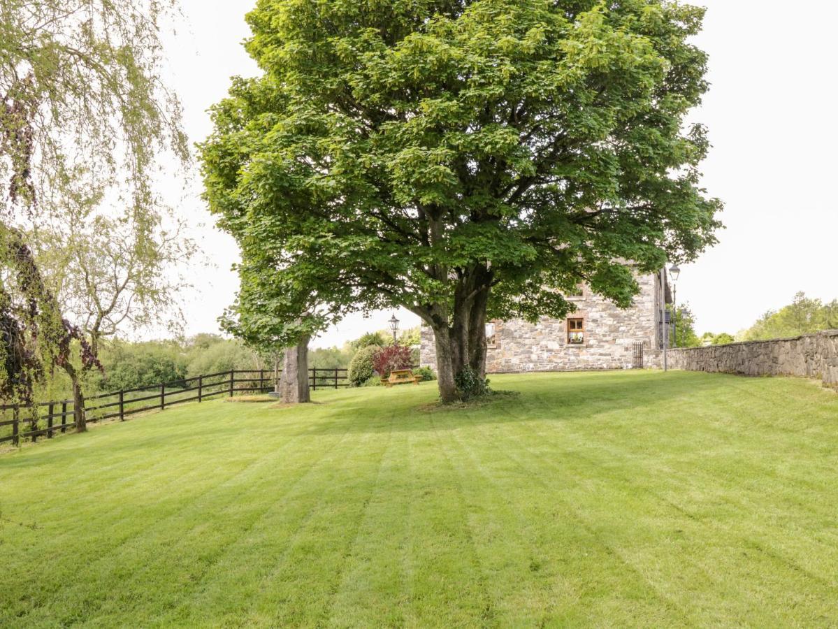 An Maide Ban Villa Cootehill Exterior photo